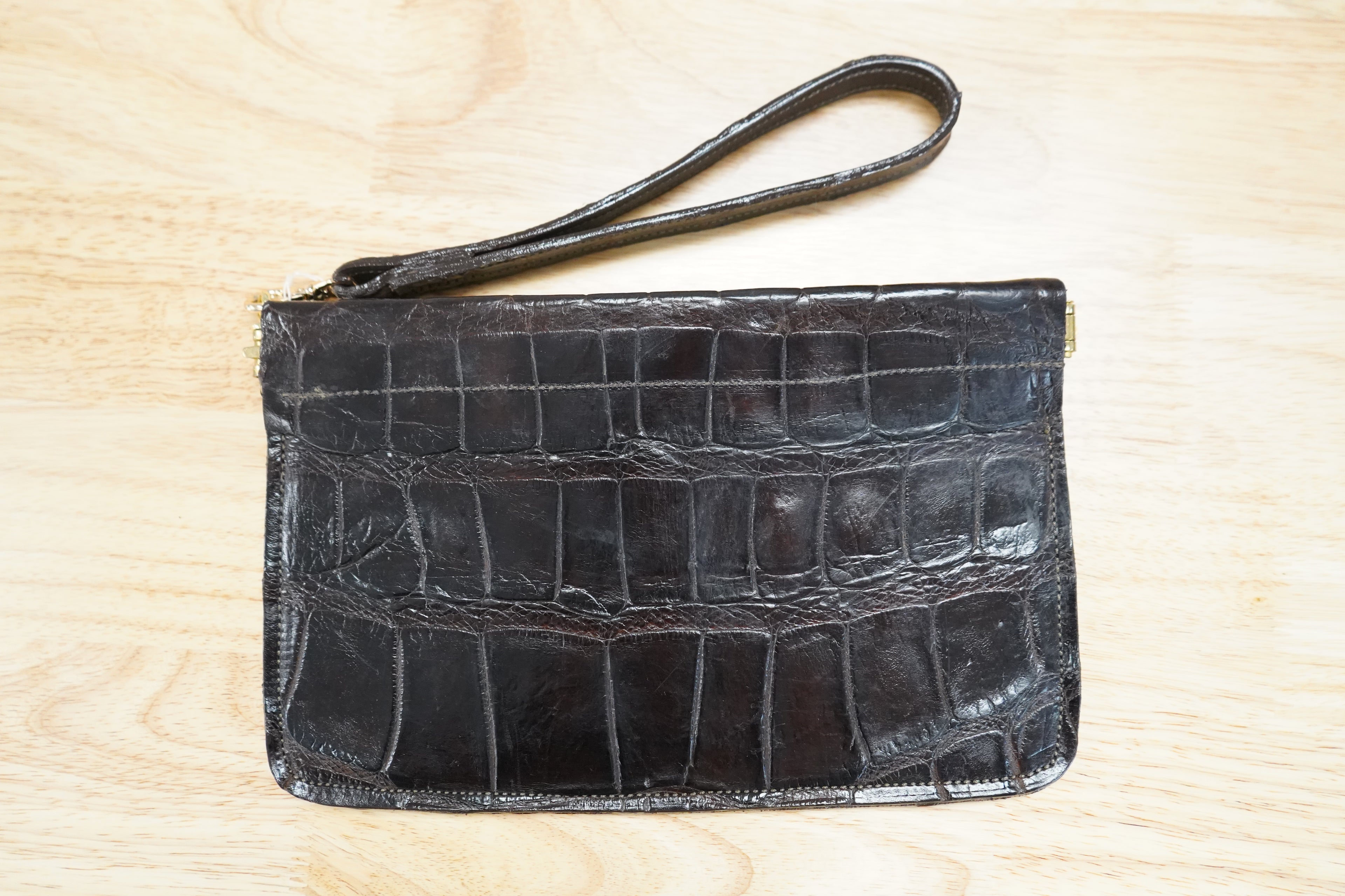 Women's Gator Clutch